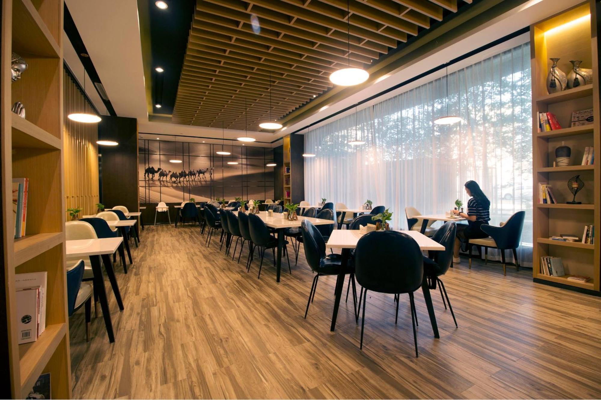 Atour Hotel Turpan Экстерьер фото